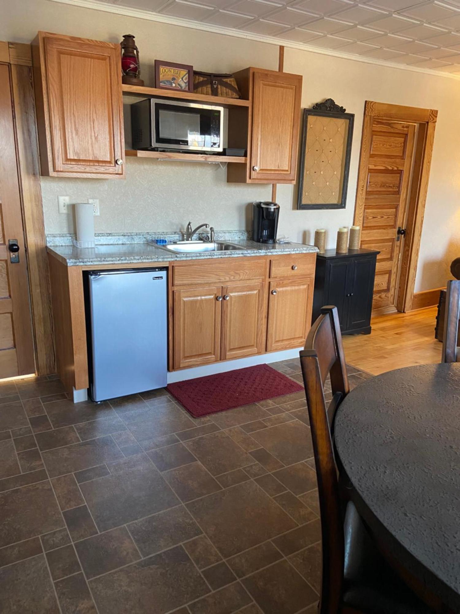 Tavern - Country Suite Newport Екстер'єр фото