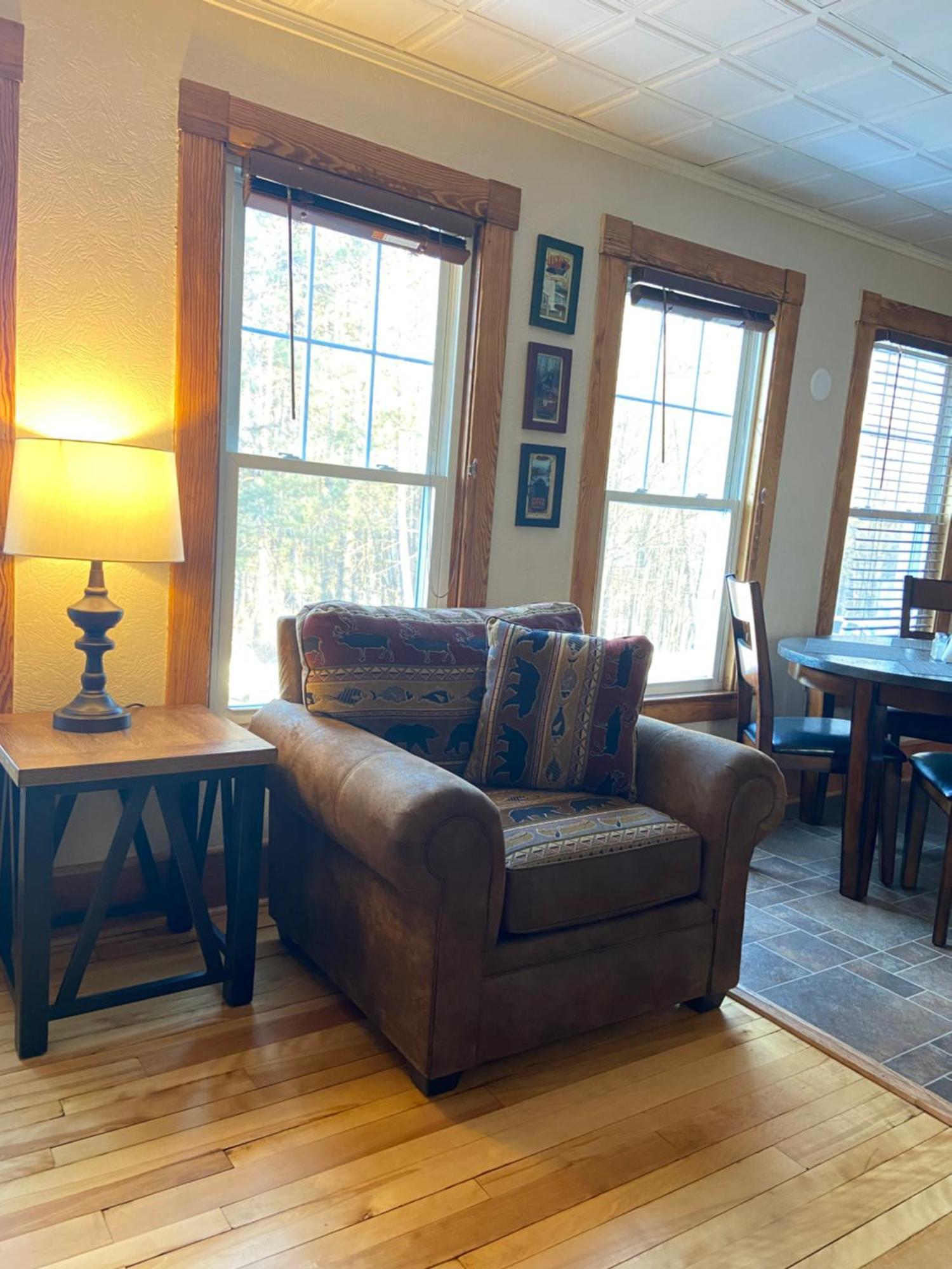 Tavern - Country Suite Newport Екстер'єр фото